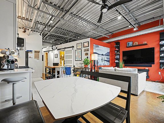 5th image of 322 E Liberty St APT 19
