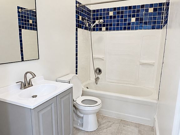 5th image of 20 W Franklin St APT 7