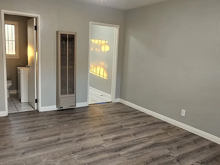 5723 Loveland St — Photo 2