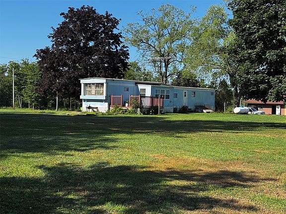 5th image of 36852 Lake Rd