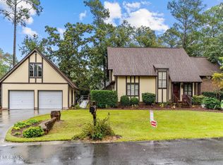 1 Sandtrap Dr, Shallotte, NC 28470
