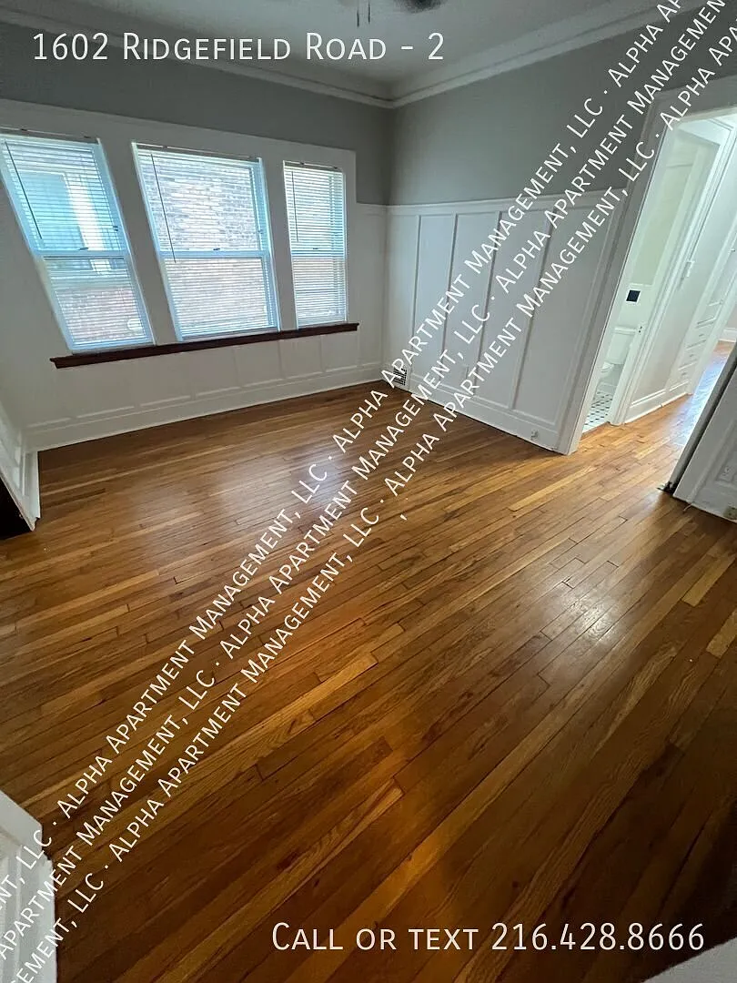 Spacious one bedroom — Photo 4