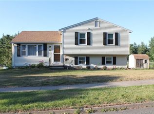 71 Fairway Dr, Meriden, CT 06450