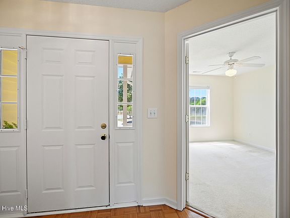 5th image of 612 Settlers Lane