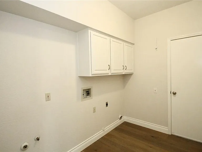 8910 Marybank Dr — Photo 18