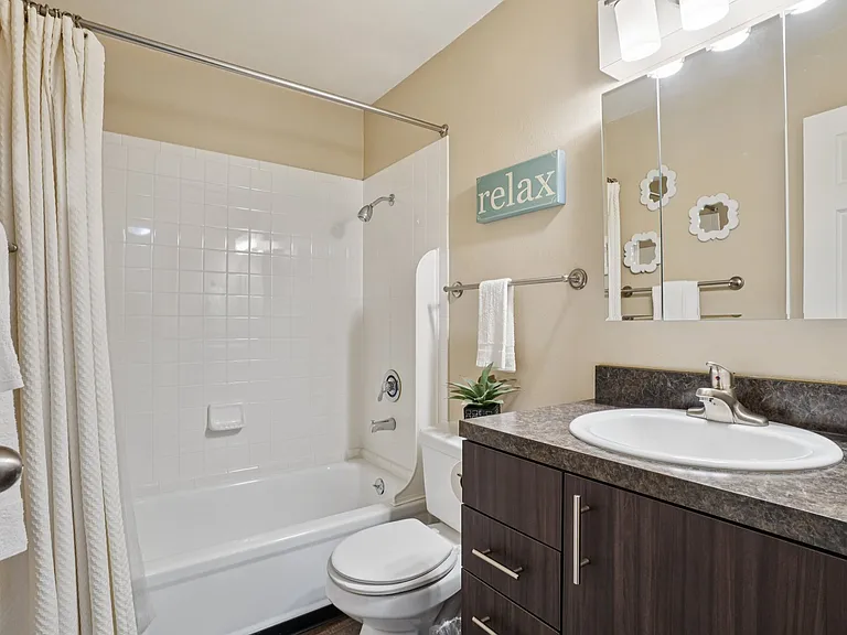 Aspenleaf Apartments — Photo 7