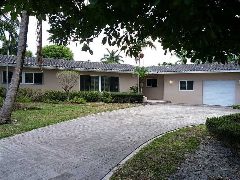 1st image of 2816 NE 21st Ct