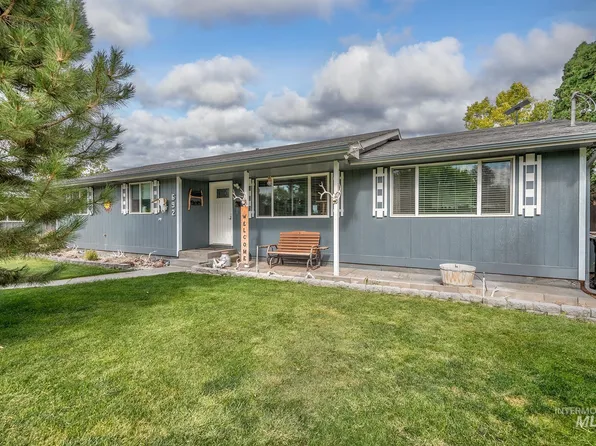 692 15th St, Vale, OR 97918