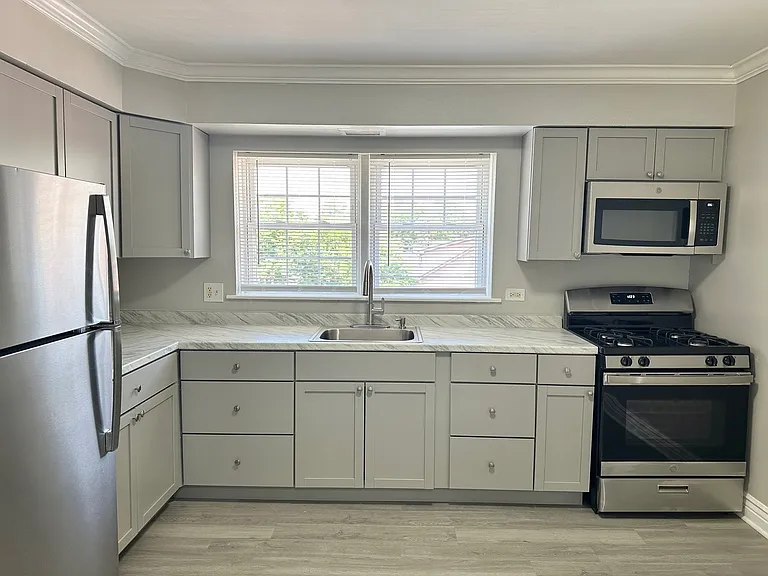 3400 Maple Ave #17 — Photo 3