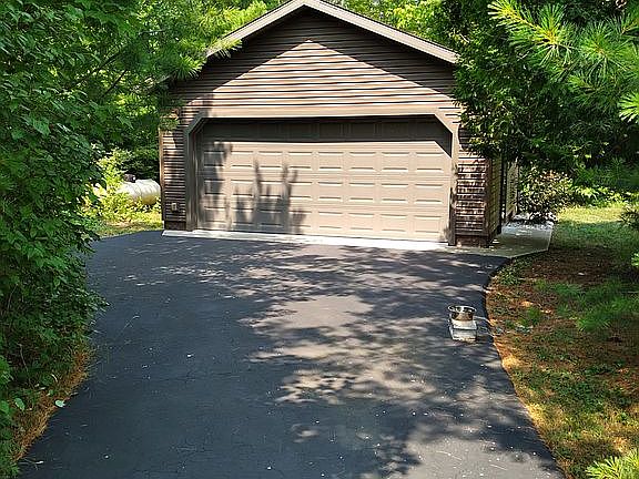2nd image of 6281 Spruce Ct