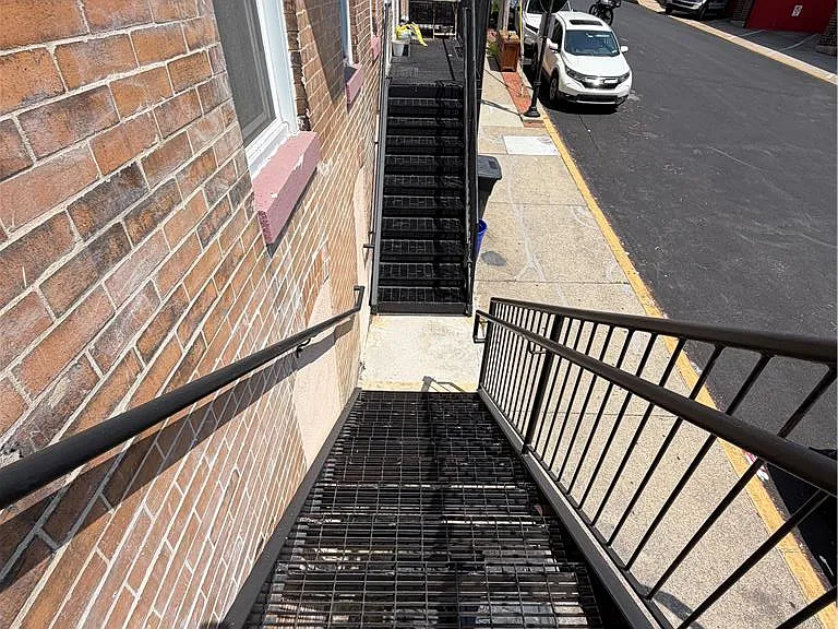 601 Northampton St #201 — Photo 4