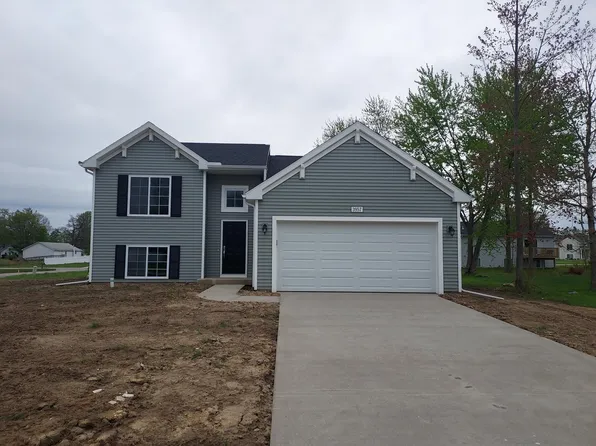 3957 Sumner Dr, Watervliet, MI 49098