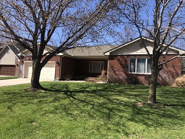 2nd image of 1125 N Coachhouse Ct