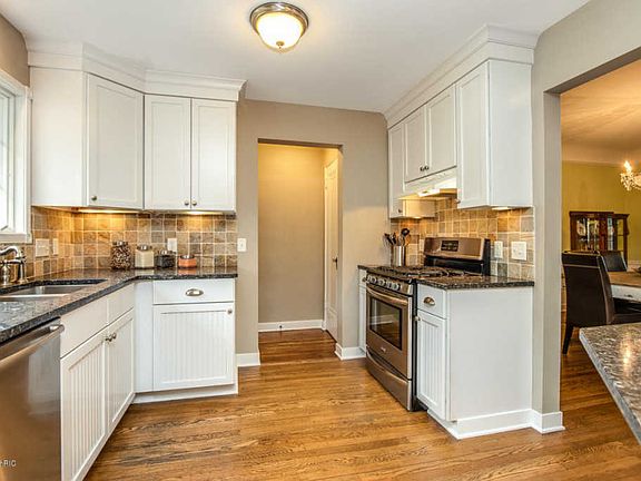 5th image of 1013 Floral Ave SE