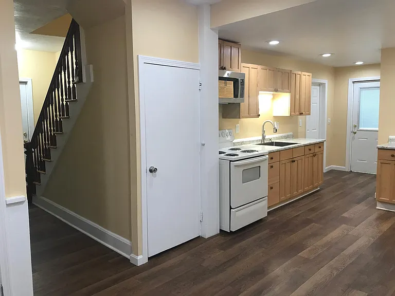 109 Parker St — Photo 10