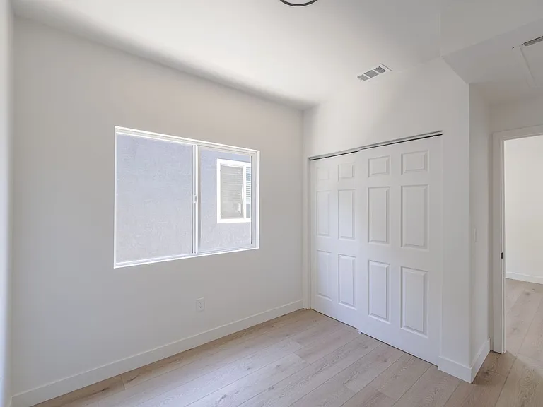 2860 Webster Ave — Photo 5