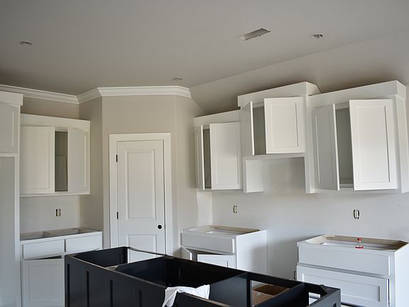 5th image of 2301 Kathryn Ln