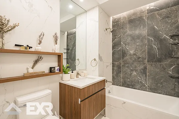 Rented by EXR | media 27