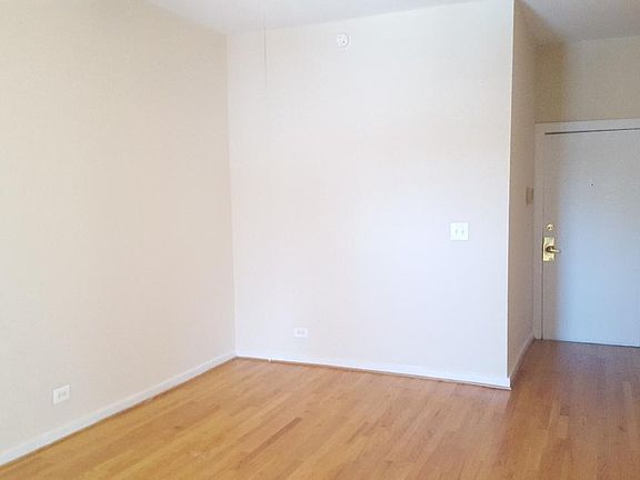 3rd image of 211 S Kenilworth Ave APT 2R