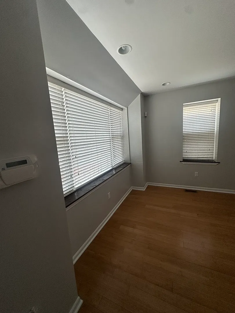 3 bed, 2.5 bath, 2000 sqft, $3,250 — Photo 4