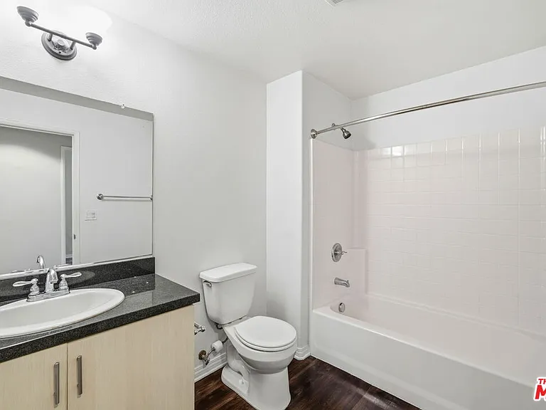1408 W Washington Blvd #303 — Photo 24