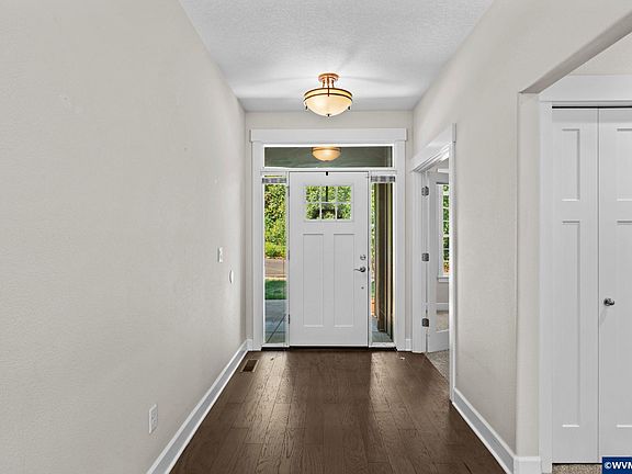 4th image of 411 Boulder Ridge Dr
