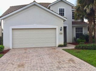 2141 Fairmont Ln, Naples, FL 34120