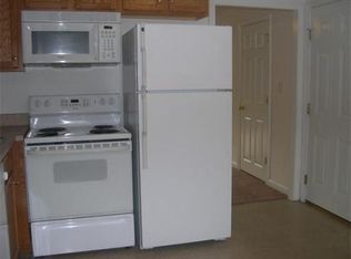 77 Hall Rd APT 304C, Sturbridge, MA 01566