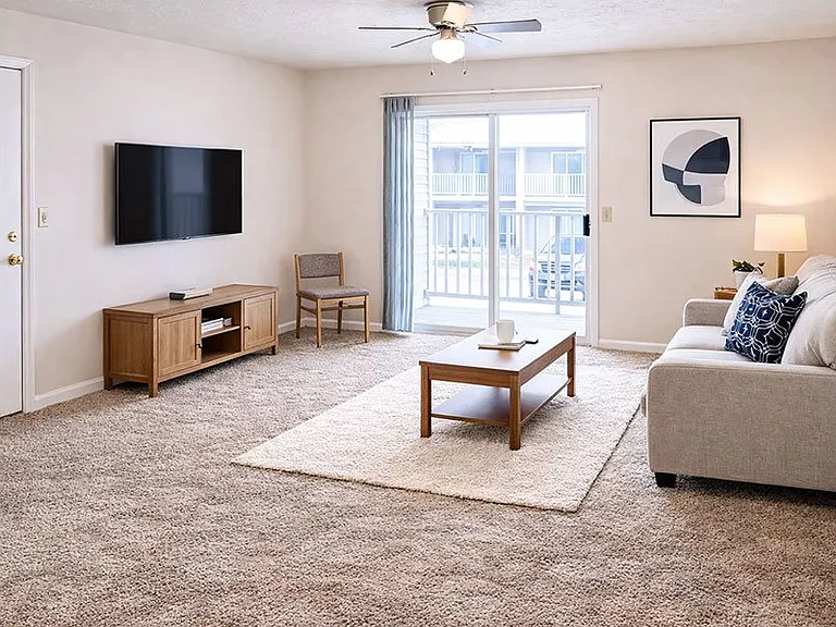 CAMBRIDGE POINTE — Photo 2