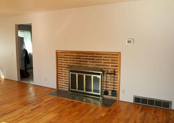 3rd image of 13604 2nd Ave S
