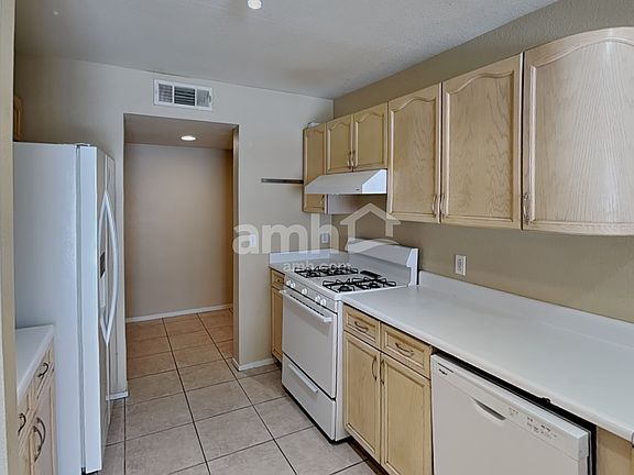 3rd image of 8019 Dorinda Ave
