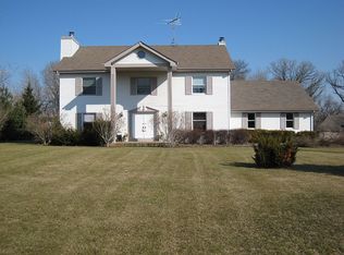 3512 Sherwood Forest Dr, Spring Grove, IL 60081