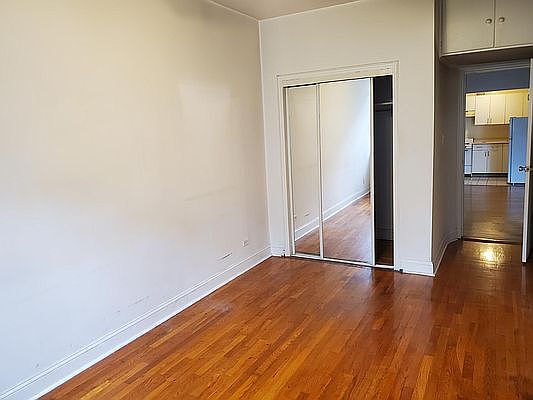 4th image of 135 E 61st St #2C