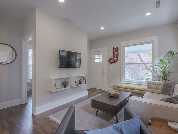 3rd image of 3414 Genessee St