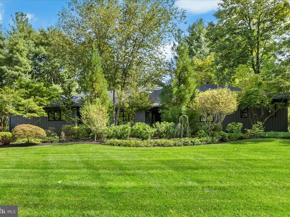 8 Deer Run, Princeton, NJ 08540