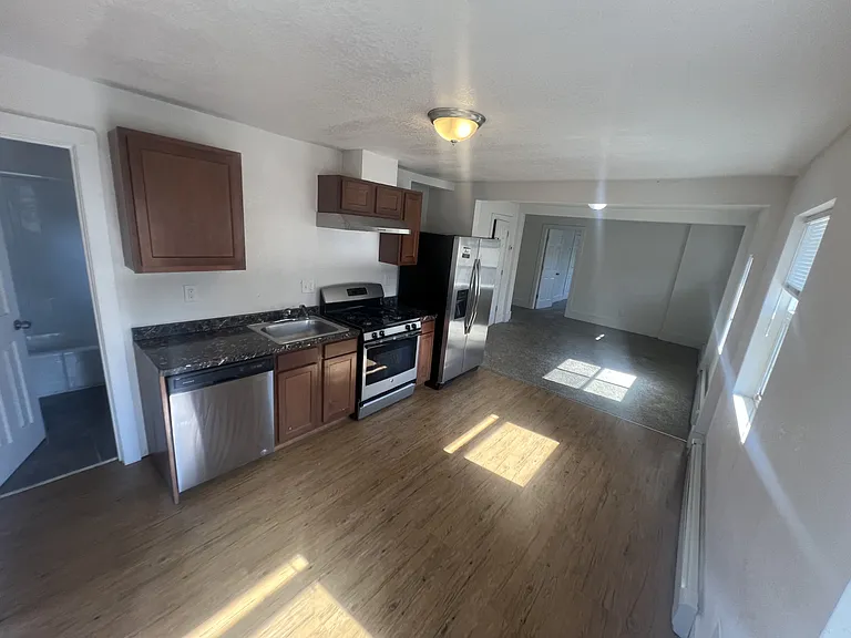 1317 11th Ave — Photo 3