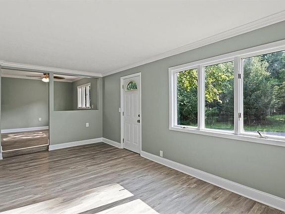 5th image of 300 Eaton Rd