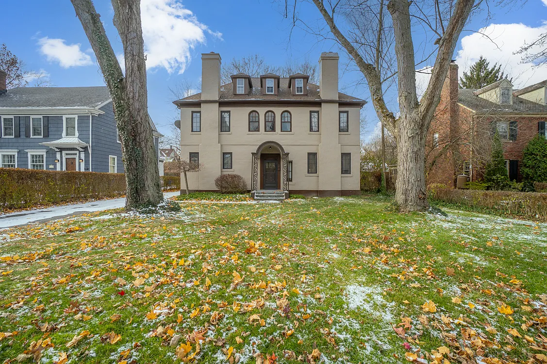 3136 Huntington Rd photo 1
