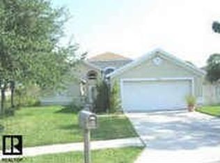 12785 Pineforest Way N, Largo, FL 33773