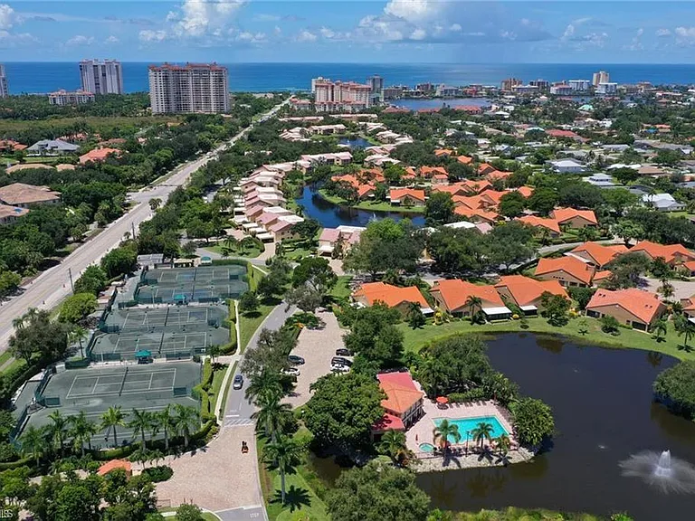 589 Beachwalk Cir #P-203 — Photo 31