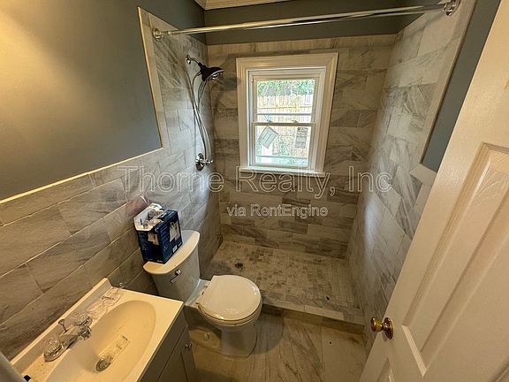 5th image of 307 E Battle Ave