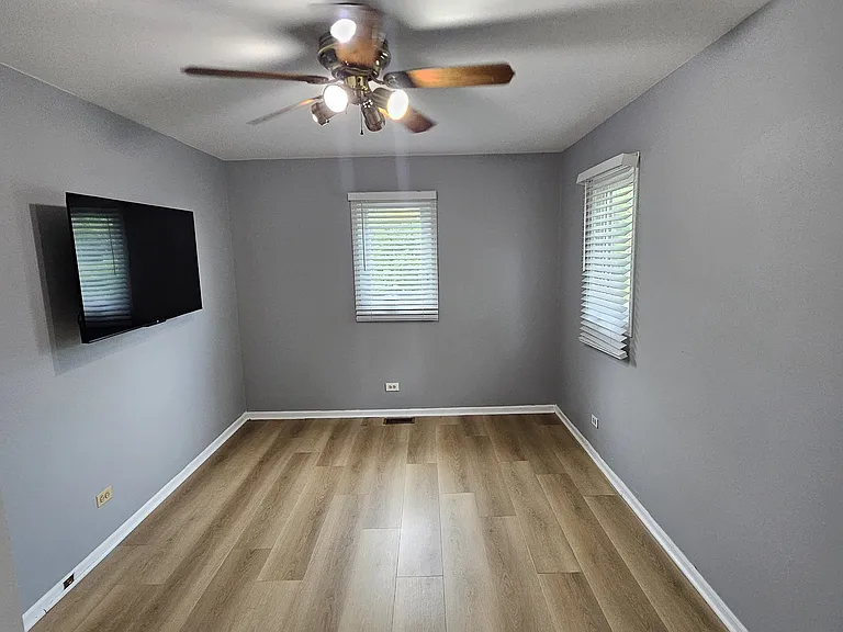 121 Hampton Ave — Photo 20