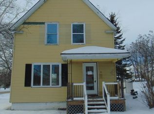 8 Beech St, East Millinocket, ME 04430