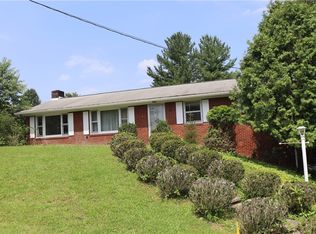 101 Lake Dr, Ligonier, PA 15658