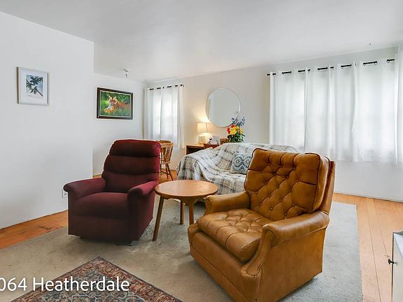 5th image of 2064-2068 Heatherdale Ave