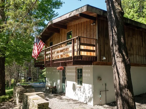 58 Stone Hollow Road, Londonderry, VT 05148