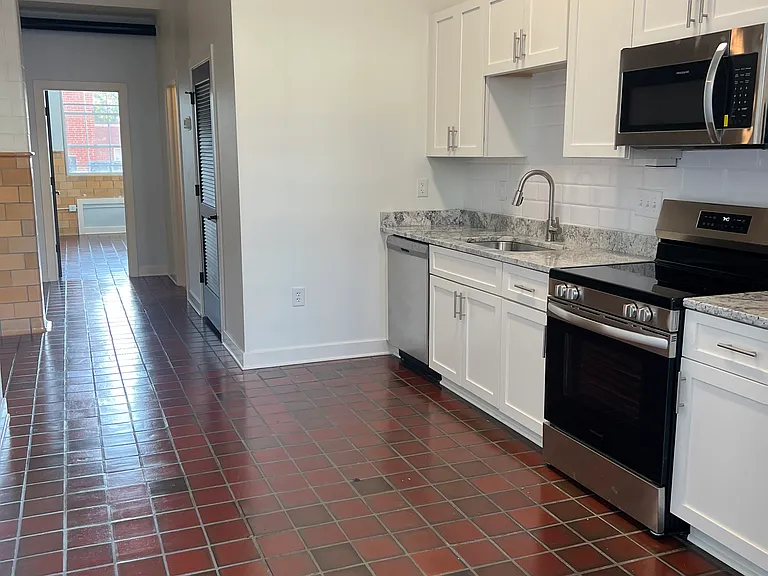Pulaski Lofts — Photo 129