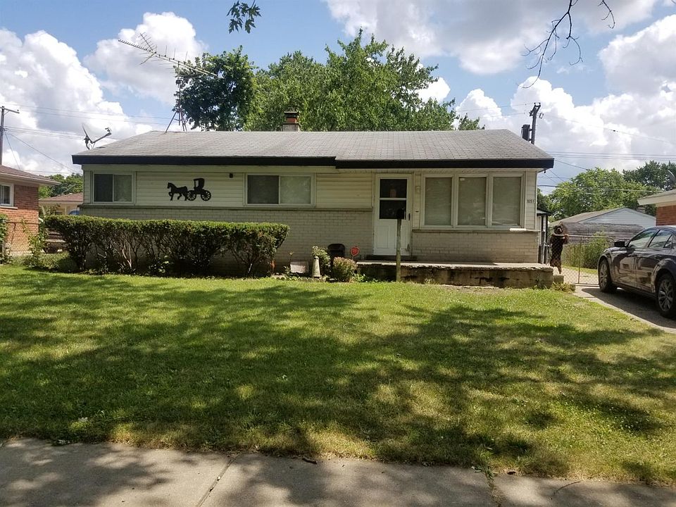 1st image of 1051 Studebaker Ave