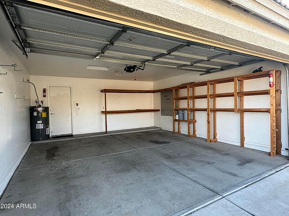 4th image of 519 W MURIEL Drive