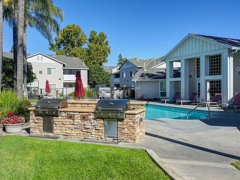 Pool & Gas BBQ's